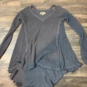 Grey  old shoulder high low sweater